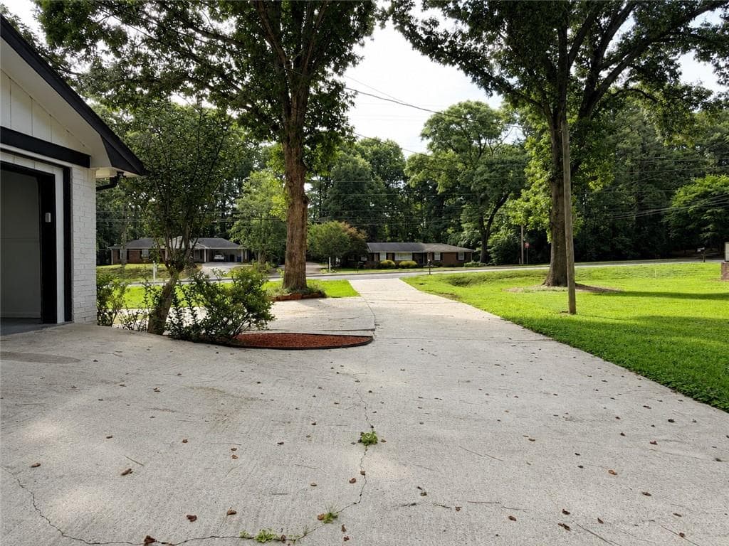 3 bedroom, 2 bathroom, 2,000 sq ft single family residence for rent at 513 Scenic Highway, Lawrenceville, GA 30046 for $3,200 a month — photo 4