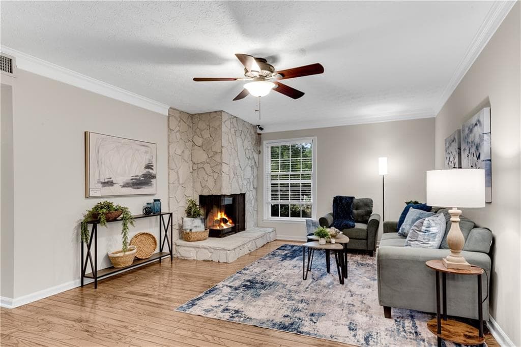 3 bedroom, 2 bathroom, 1,463 sq ft townhouse for sale at 6700 Roswell Road 15D, Sandy Springs, GA 30328 — photo 3