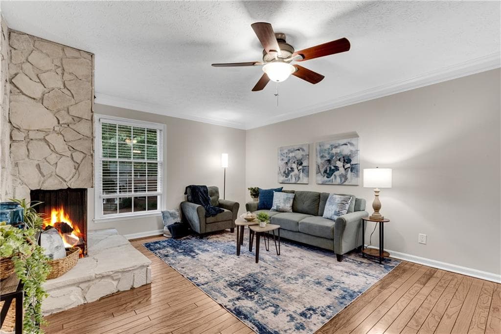 3 bedroom, 2 bathroom, 1,463 sq ft townhouse for sale at 6700 Roswell Road 15D, Sandy Springs, GA 30328 — photo 4
