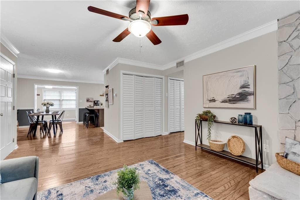3 bedroom, 2 bathroom, 1,463 sq ft townhouse for sale at 6700 Roswell Road 15D, Sandy Springs, GA 30328 — photo 5