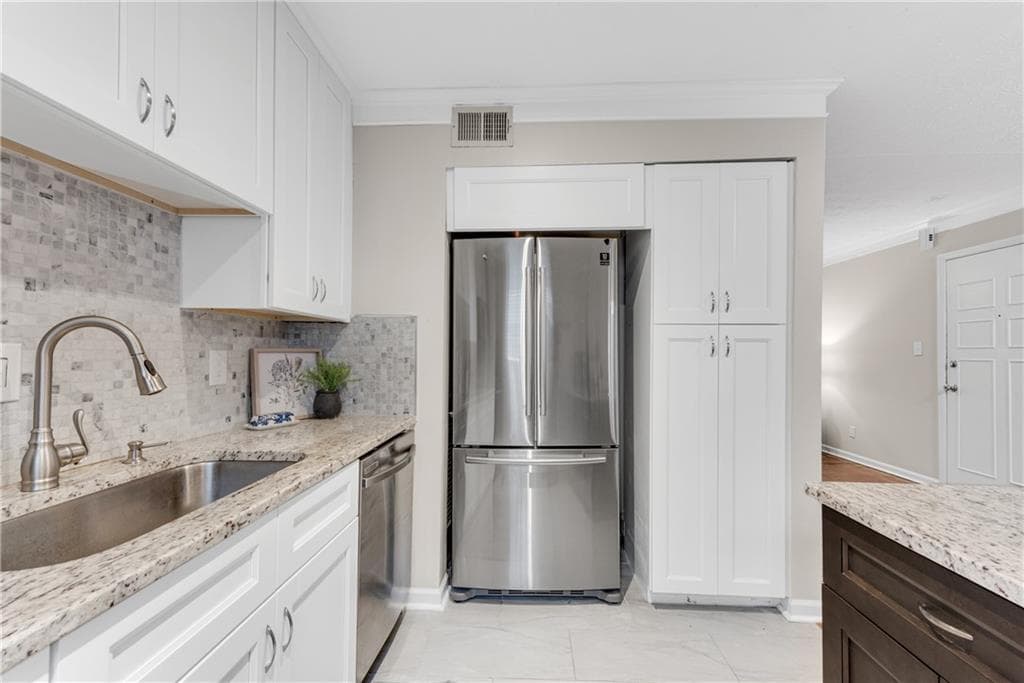 3 bedroom, 2 bathroom, 1,463 sq ft townhouse for sale at 6700 Roswell Road 15D, Sandy Springs, GA 30328 — photo 10