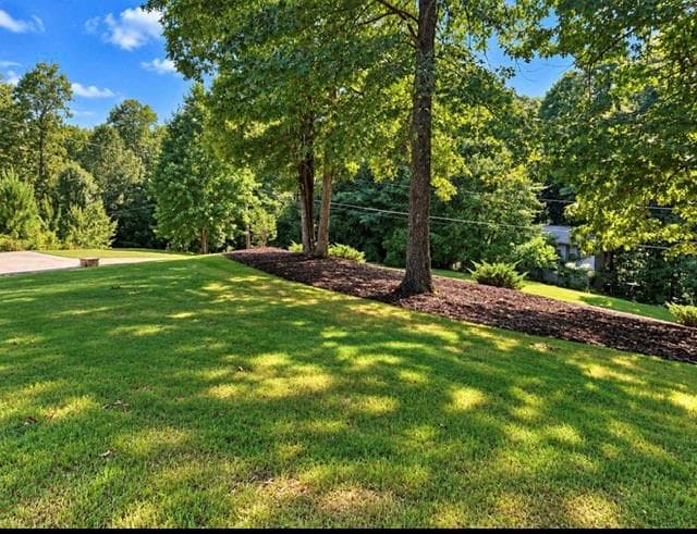 3 bedroom, 2 bathroom, 1,848 sq ft single family residence for sale at 909 Lebanon Place, Woodstock, GA 30188 — photo 2