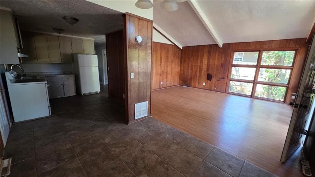 3 bedroom, 1 bathroom, 1,056 sq ft single family residence for sale at 9184 Blackwell Street, Covington, GA 30014 — photo 6