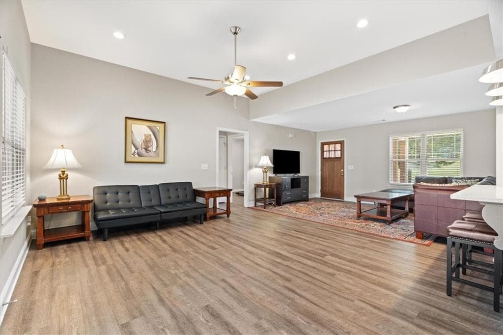 4 bedroom, 2 bathroom, 2,040 sq ft single family residence for sale at 401 Beamer Road, Calhoun, GA 30701 — photo 3