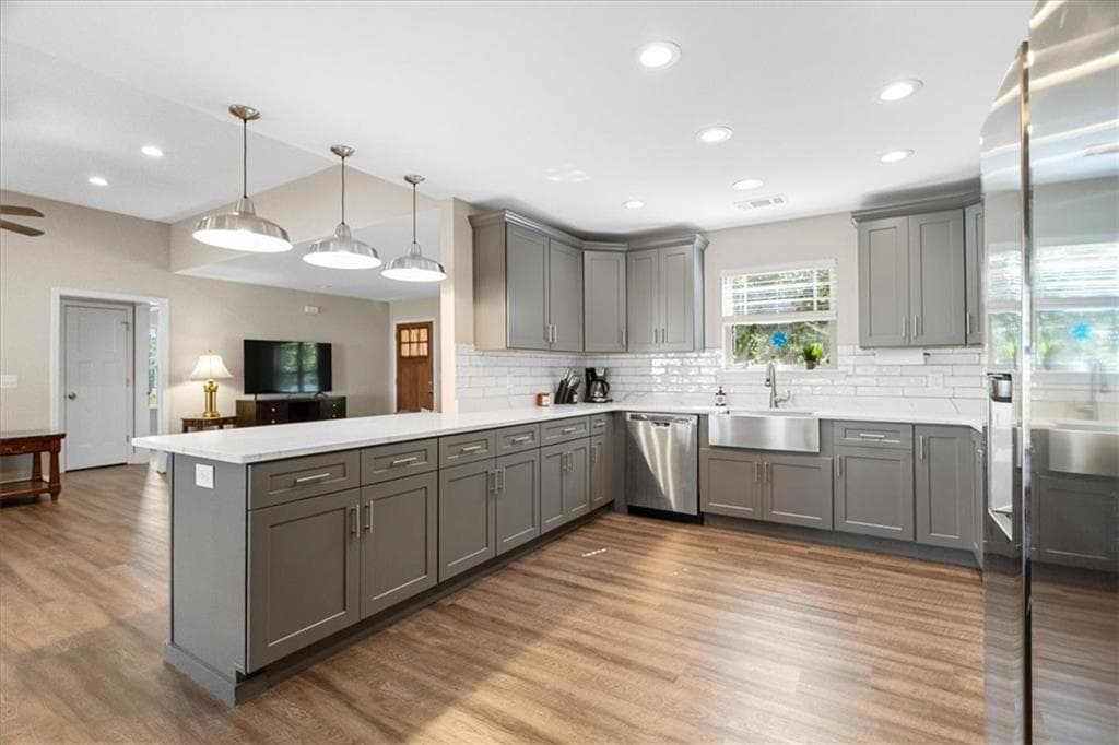 4 bedroom, 2 bathroom, 2,040 sq ft single family residence for sale at 401 Beamer Road, Calhoun, GA 30701 — photo 6