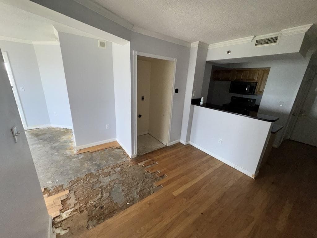 1 bedroom, 1 bathroom, 703 sq ft condominium under contract at 795 Hammond Drive 1205, Sandy Springs, GA 30328 — photo 2