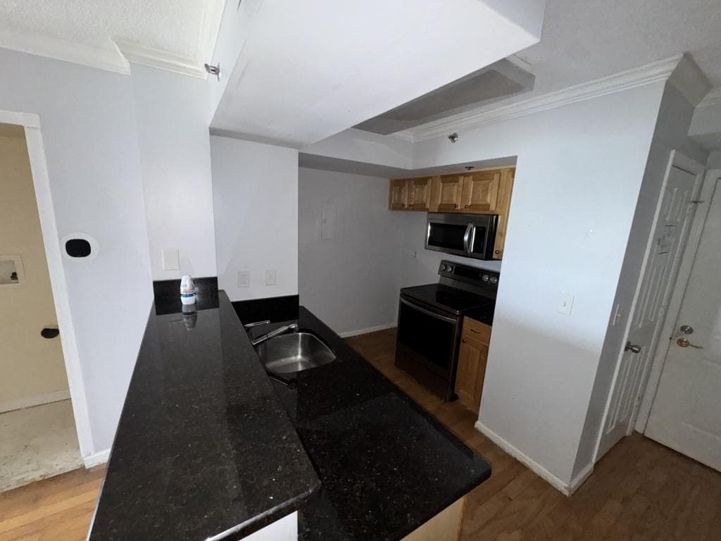 1 bedroom, 1 bathroom, 703 sq ft condominium under contract at 795 Hammond Drive 1205, Sandy Springs, GA 30328 — photo 6