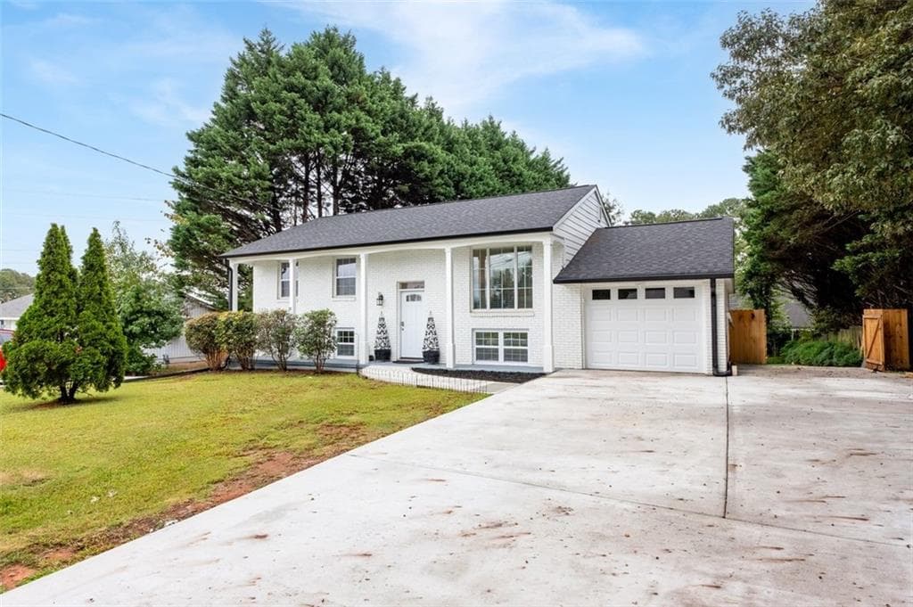 4 bedroom, 3 bathroom, 1,850 sq ft single family residence for rent at 6216 Hayes Drive, Norcross, GA 30093 for $3,500 a month — photo 3