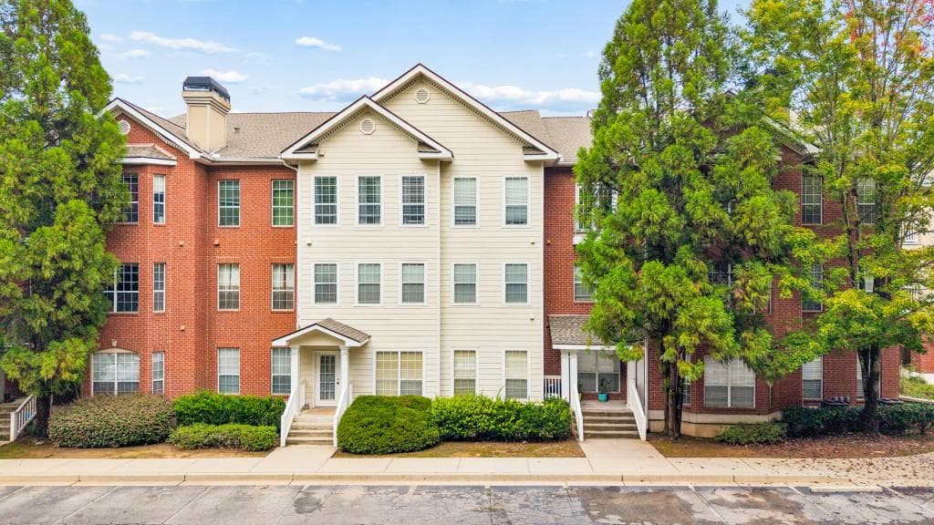 2 bedroom, 2 bathroom, 1,253 sq ft condominium for sale at 5641 Roswell Road 217, Sandy Springs, GA 30342