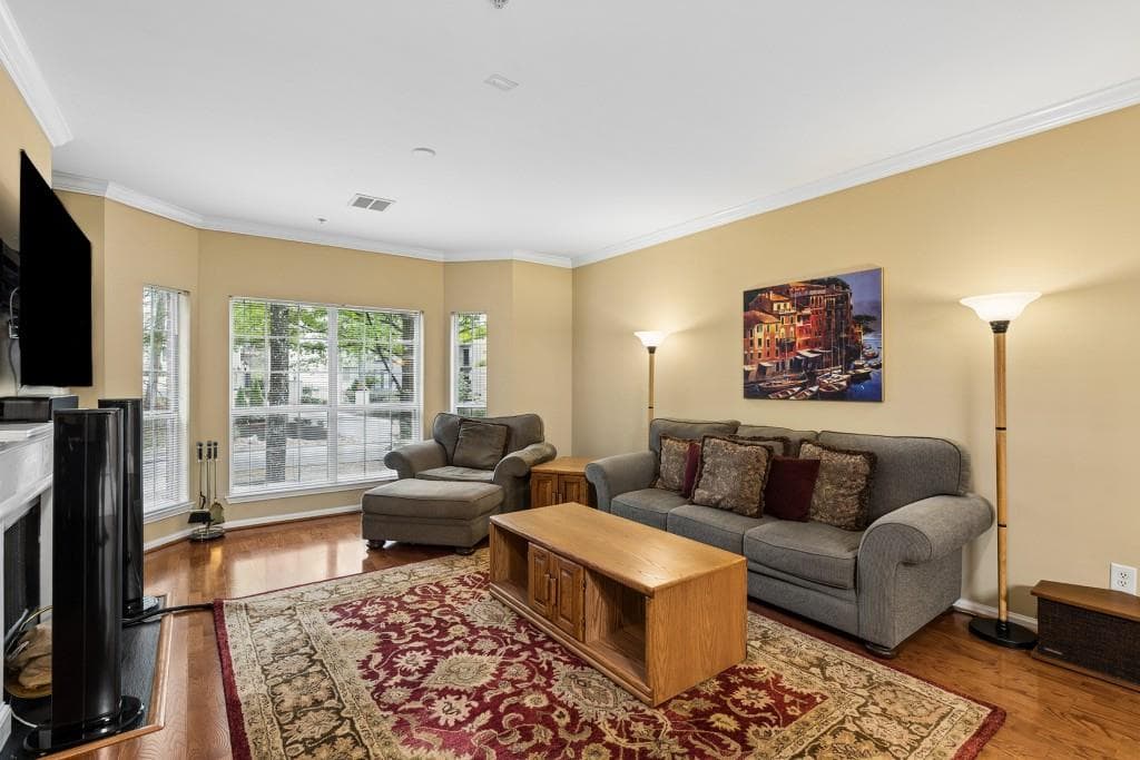 2 bedroom, 2 bathroom, 1,253 sq ft condominium for sale at 5641 Roswell Road 217, Sandy Springs, GA 30342 — photo 5