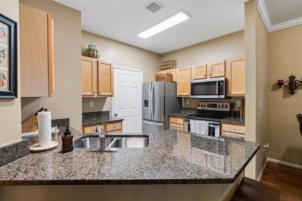 2 bedroom, 2 bathroom, 1,253 sq ft condominium for sale at 5641 Roswell Road 217, Sandy Springs, GA 30342 — photo 9