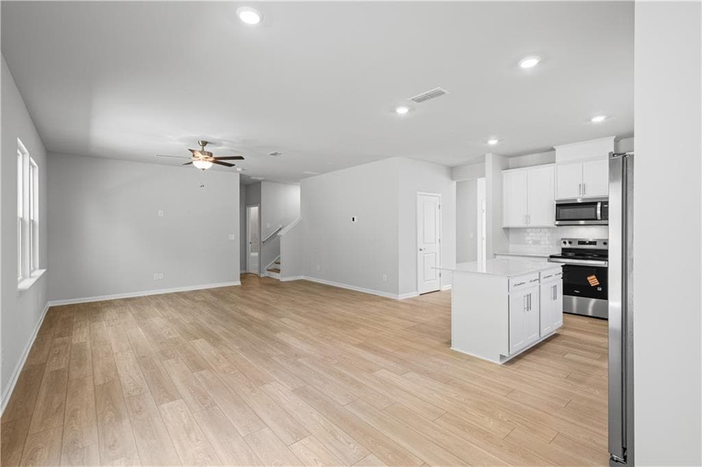 5 bedroom, 3 bathroom, 2,670 sq ft single family residence for sale at 3084 Orwell Drive, Gainesville, GA 30507 — photo 8