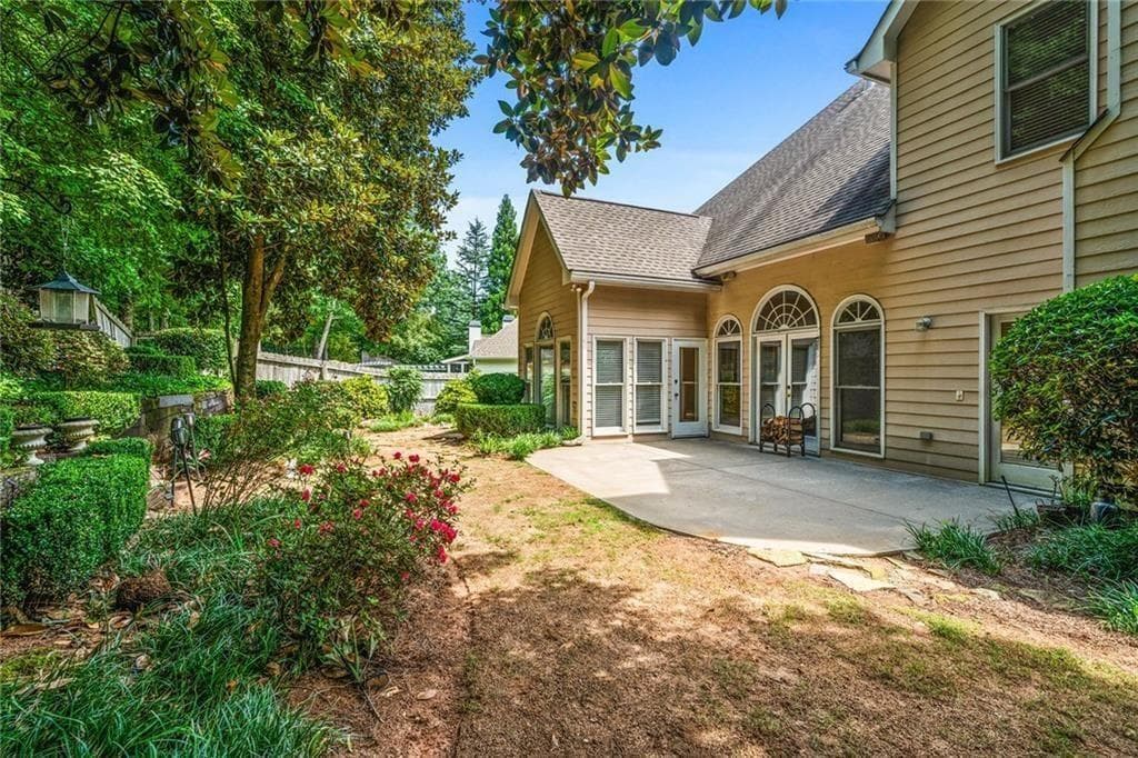 5 bedroom, 4 bathroom, 3,393 sq ft single family residence for rent at 2613 Peterboro Row, Marietta, GA 30062 for $4,400 a month — photo 5