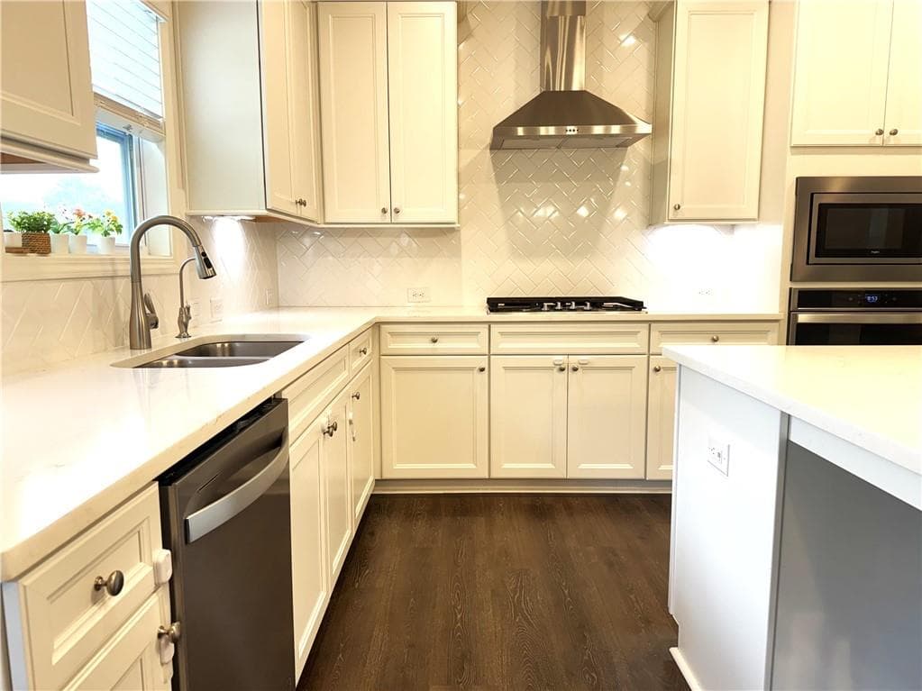 5 bedroom, 4 bathroom, 3,332 sq ft single family residence for rent at 5595 Loring St, Cumming, GA 30040 for $3,250 a month — photo 10