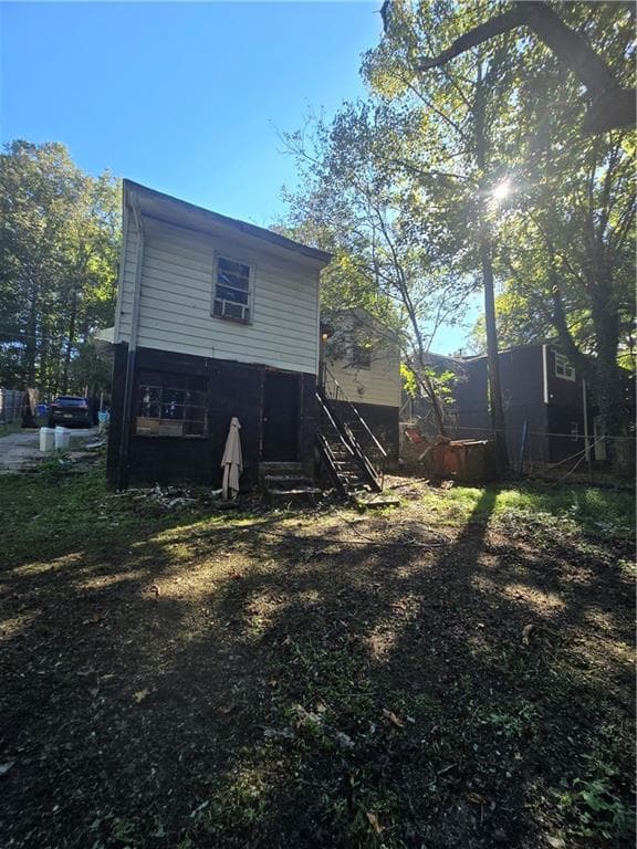 3 bedroom, 1 bathroom, 1,050 sq ft single family residence for sale at 838 Woods Drive, Atlanta, GA 30318 — photo 2