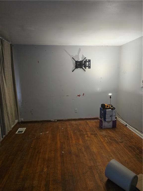 3 bedroom, 1 bathroom, 1,050 sq ft single family residence for sale at 838 Woods Drive, Atlanta, GA 30318 — photo 3