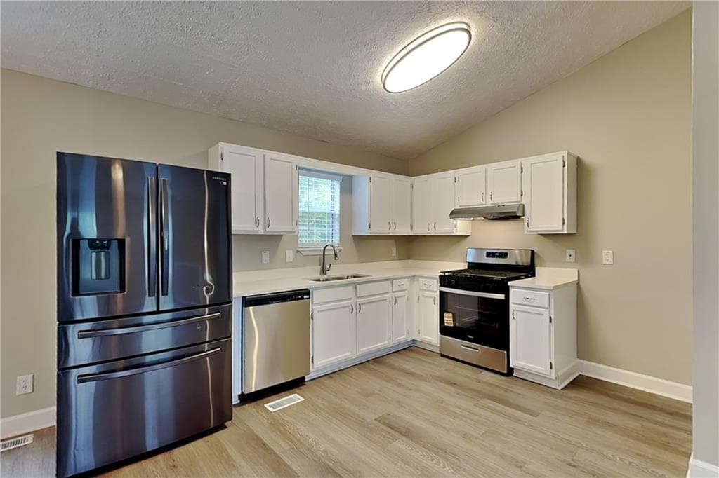 3 bedroom, 2 bathroom, 1,848 sq ft single family residence for rent at 3332 Country Creek Drive, Kennesaw, GA 30152 for $2,145 a month — photo 5