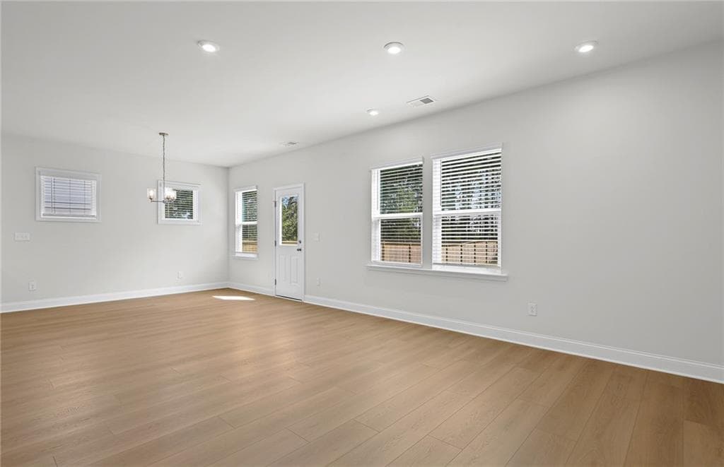 5 bedroom, 3 bathroom, 2,622 sq ft single family residence for sale at 472 Dahlia Street, Mcdonough, GA 30253 — photo 2
