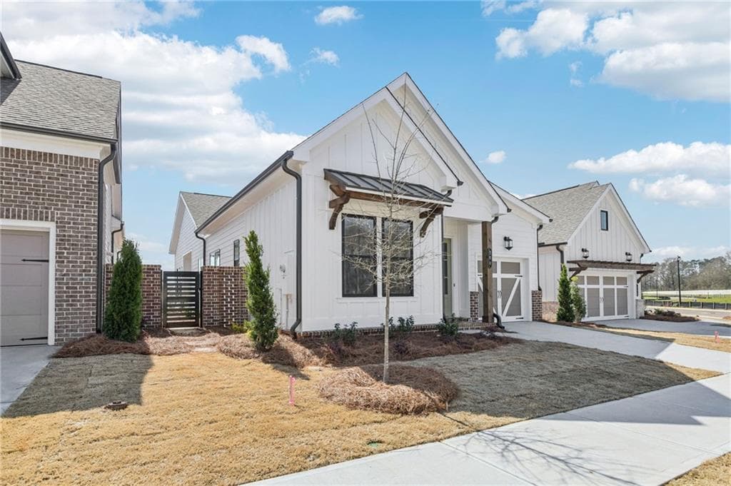 3 bedroom, 2 bathroom, 1,560 sq ft single family residence for sale at 50 Nicholas Drive, Hoschton, GA 30548 — photo 3