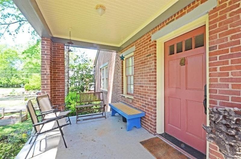 4 bedroom, 2 bathroom, 1,825 sq ft single family residence for rent at 412 Hilldale Drive, Decatur, GA 30030 for $3,300 a month — photo 2