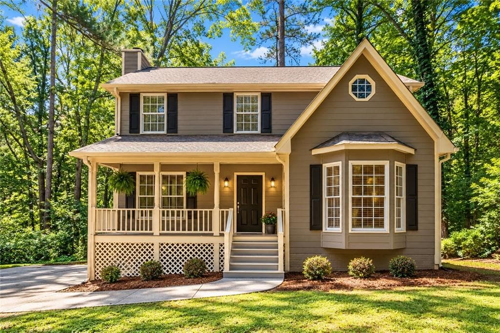 3 bedroom, 3 bathroom, 1,604 sq ft single family residence for sale at 3801 Stonewall Drive, Kennesaw, GA 30152