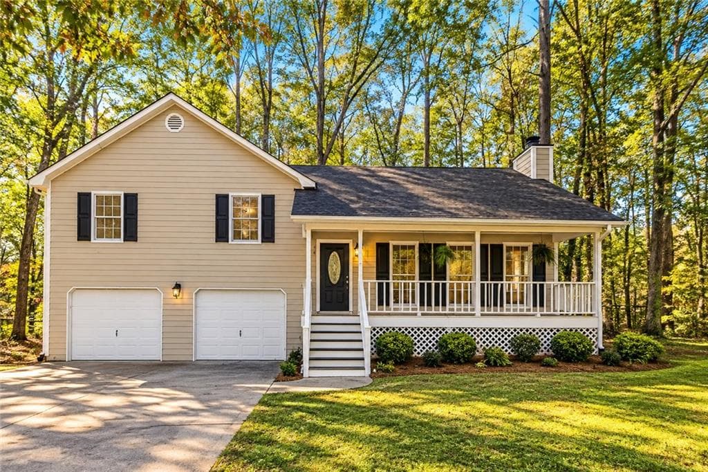 3 bedroom, 2 bathroom, 1,386 sq ft single family residence for sale at 654 Ladora Drive, Dallas, GA 30157