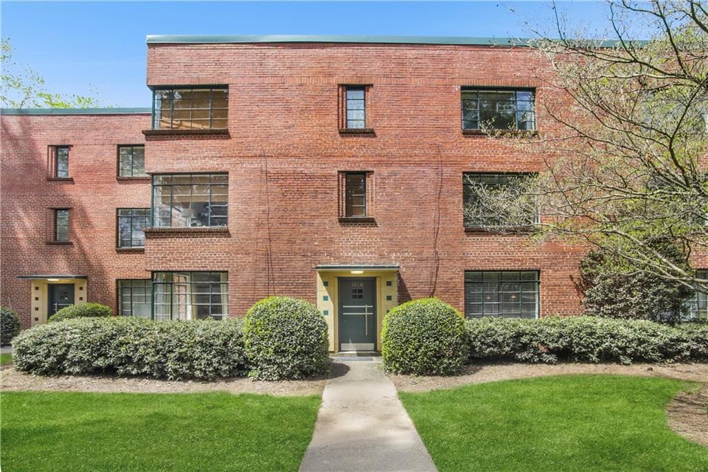 2 bedroom, 1 bathroom, 1,216 sq ft condominium for rent at 1160 Briarcliff Road 2, Atlanta, GA 30306 for $2,180 a month — photo 1 of 25