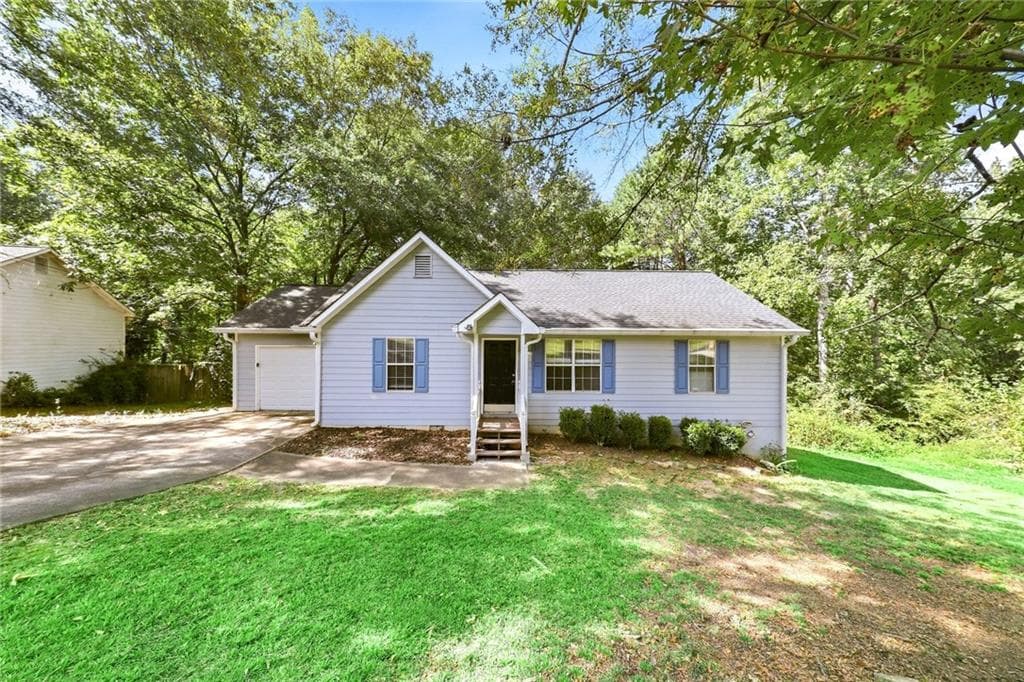 3 bedroom, 2 bathroom, 1,092 sq ft single family residence for rent at 189 Peach Forest Place, Douglasville, GA 30134 for $1,565 a month — photo 1 of 16