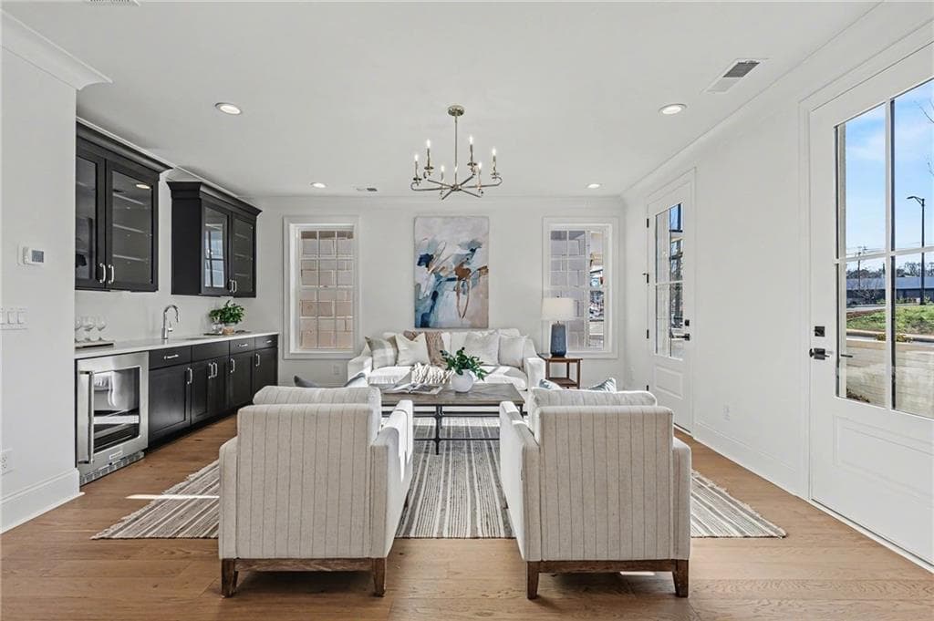 3 bedroom, 5 bathroom, 3,538 sq ft single family residence for sale at 650 Mayfair Court, Alpharetta, GA 30009 — photo 6