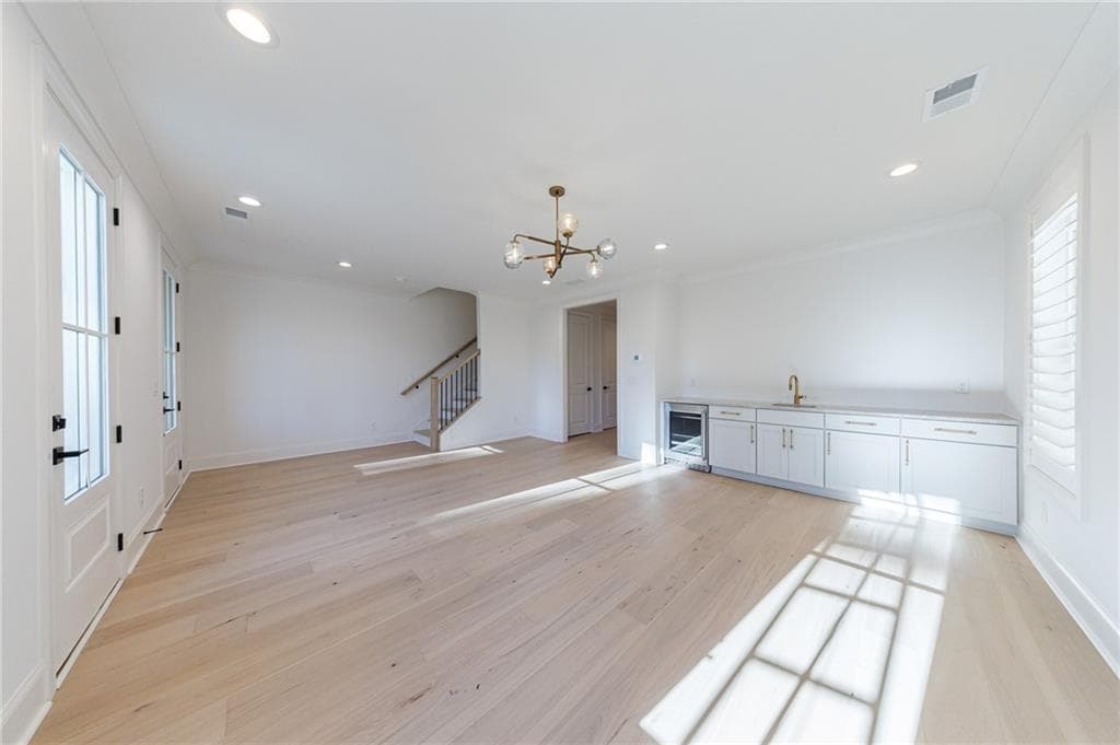 3 bedroom, 5 bathroom, 3,538 sq ft single family residence for sale at 650 Mayfair Court, Alpharetta, GA 30009 — photo 10