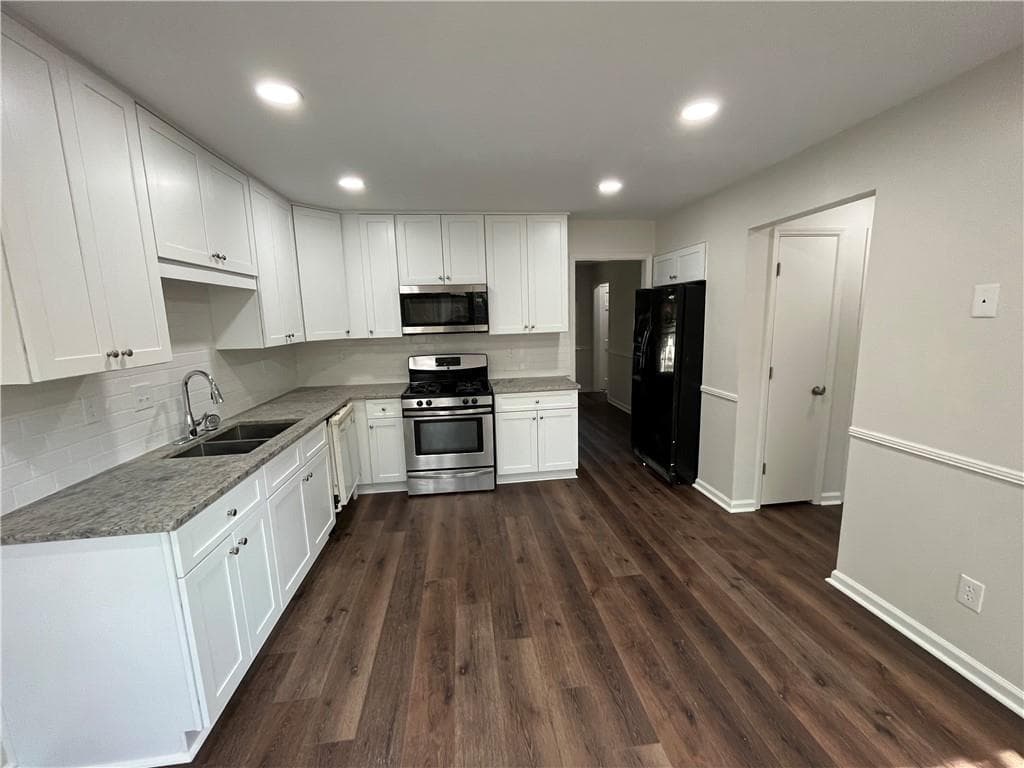 3 bedroom, 3 bathroom, 1,776 sq ft single family residence for rent at 11010 Spotted Pony Trail, Johns Creek, GA 30022 for $2,495 a month — photo 3