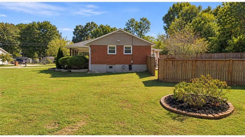 3 bedroom, 2 bathroom, 1,300 sq ft single family residence for sale at 258 Rockin Hill Drive, Marietta, GA 30060 — photo 3