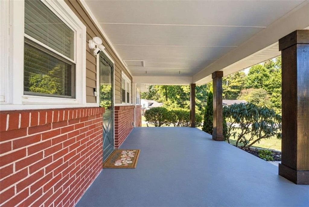 3 bedroom, 2 bathroom, 1,300 sq ft single family residence for sale at 258 Rockin Hill Drive, Marietta, GA 30060 — photo 4