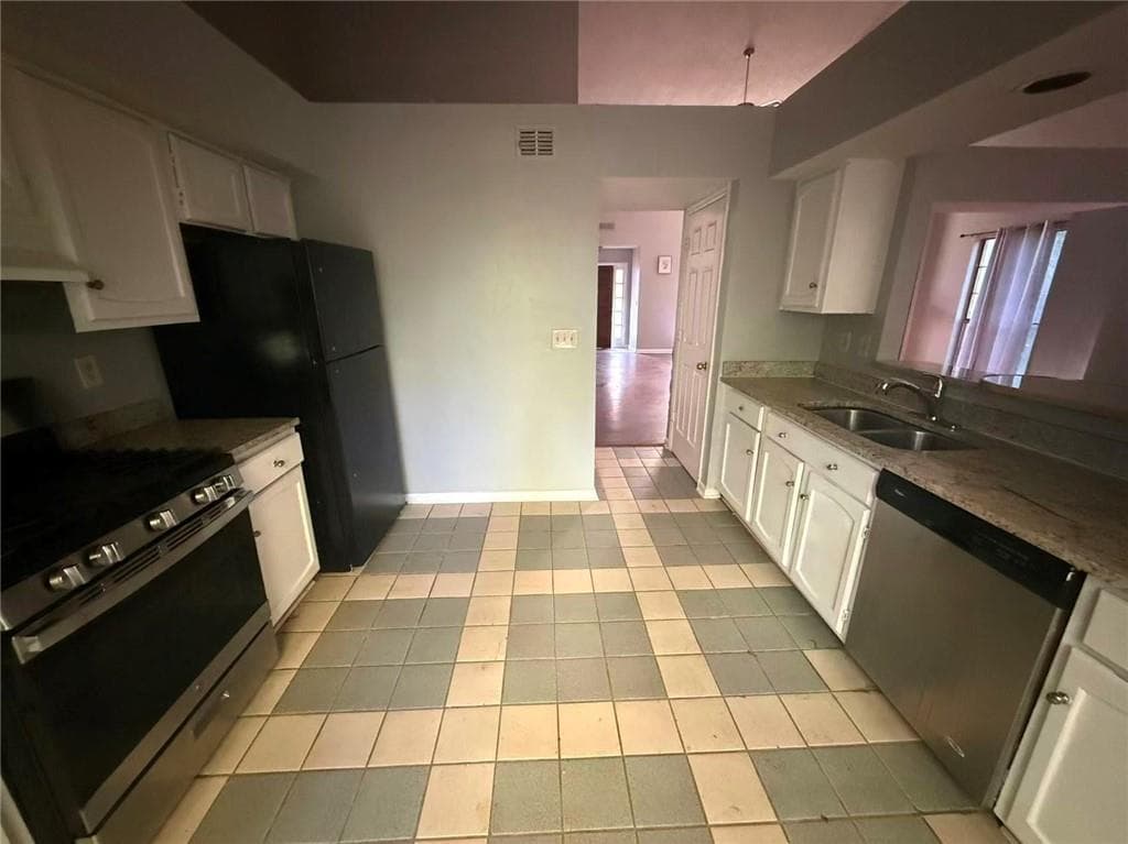 3 bedroom, 3 bathroom, 1,797 sq ft single family residence for rent at 1211 Sweet Woods Drive, Lawrenceville, GA 30044 for $2,050 a month — photo 3