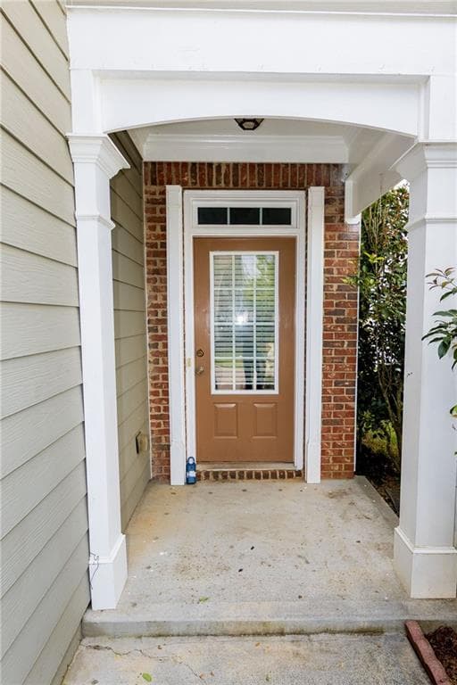 4 bedroom, 3 bathroom, 1,670 sq ft single family residence for sale at 5815 Weddington Drive, Cumming, GA 30040 — photo 4