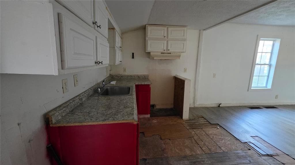 2 bedroom, 1 bathroom, 816 sq ft single family residence for sale at 330 Walker Drive, Monroe, GA 30655 — photo 8