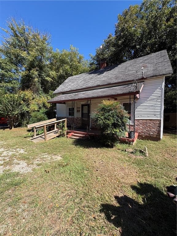 3 bedroom, 1 bathroom, 1,204 sq ft single family residence for sale at 533 Lawrence Street, Monroe, GA 30655 — photo 2