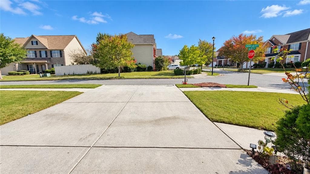 4 bedroom, 3 bathroom, 3,132 sq ft single family residence for rent at 1133 Tranquil Lake Drive, Grayson, GA 30017 for $2,600 a month — photo 3