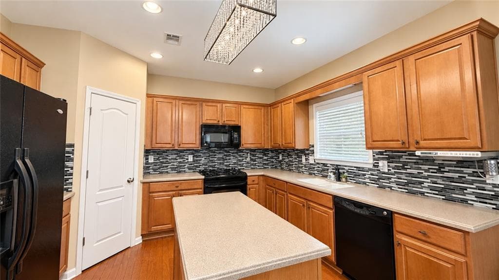 4 bedroom, 3 bathroom, 3,132 sq ft single family residence for rent at 1133 Tranquil Lake Drive, Grayson, GA 30017 for $2,600 a month — photo 10