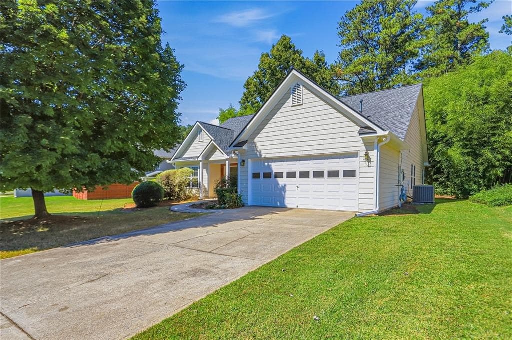 4 bedroom, 2 bathroom, 1,884 sq ft single family residence for sale at 2414 Caneridge Point, Marietta, GA 30064 — photo 1 of 17