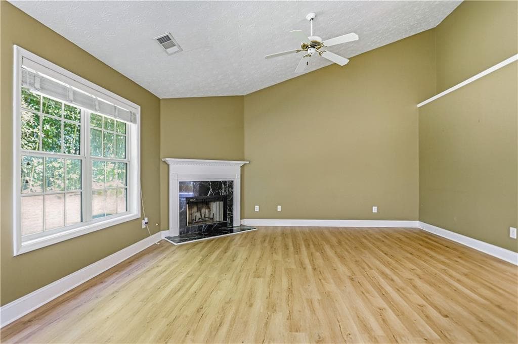 4 bedroom, 2 bathroom, 1,884 sq ft single family residence for sale at 2414 Caneridge Point, Marietta, GA 30064 — photo 3
