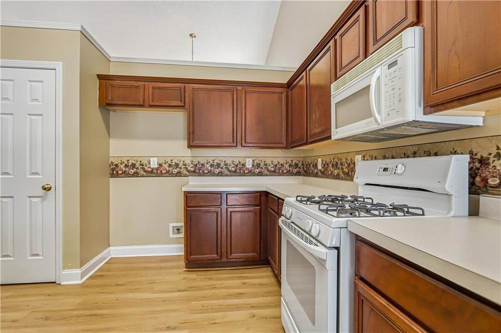 4 bedroom, 2 bathroom, 1,884 sq ft single family residence for sale at 2414 Caneridge Point, Marietta, GA 30064 — photo 6