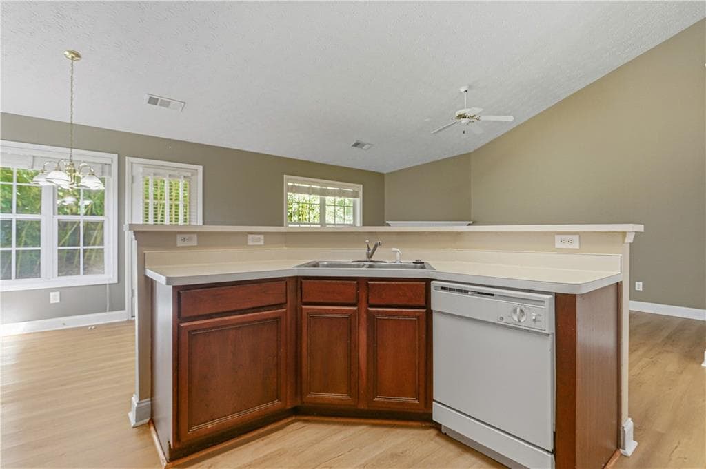4 bedroom, 2 bathroom, 1,884 sq ft single family residence for sale at 2414 Caneridge Point, Marietta, GA 30064 — photo 7