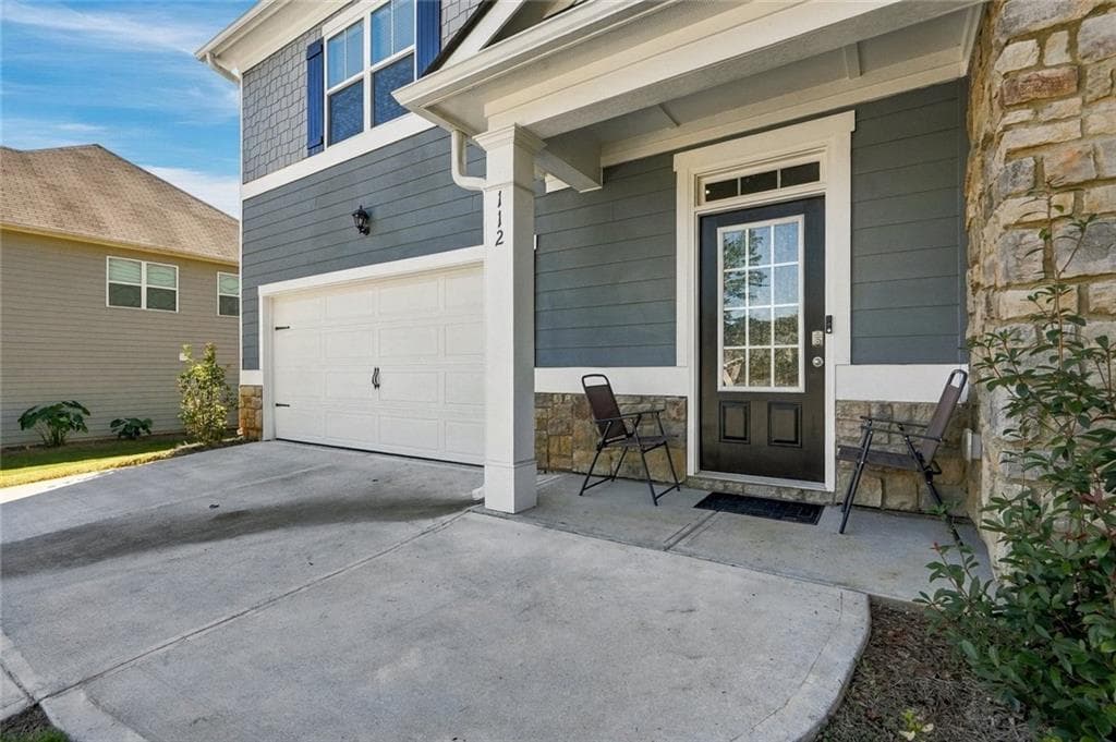 5 bedroom, 3 bathroom, 3,209 sq ft single family residence for sale at 112 Amber Meadow Drive, Braselton, GA 30517 — photo 3