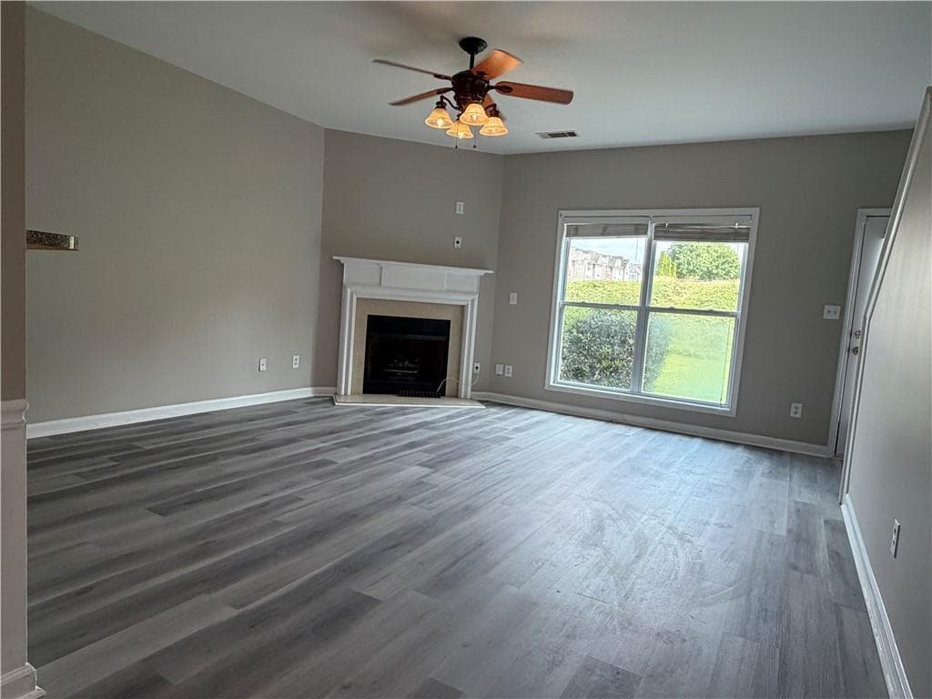 3 bedroom, 3 bathroom, 1,708 sq ft townhouse for sale at 1917 Dilcrest Drive, Duluth, GA 30096 — photo 3