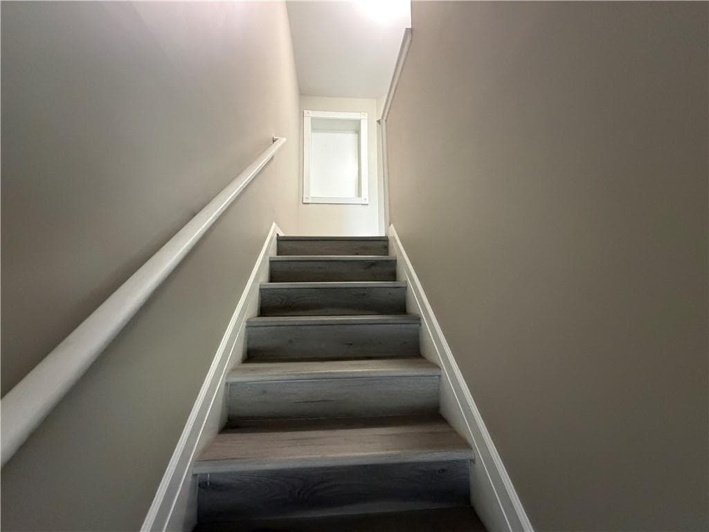 3 bedroom, 3 bathroom, 1,708 sq ft townhouse for sale at 1917 Dilcrest Drive, Duluth, GA 30096 — photo 8