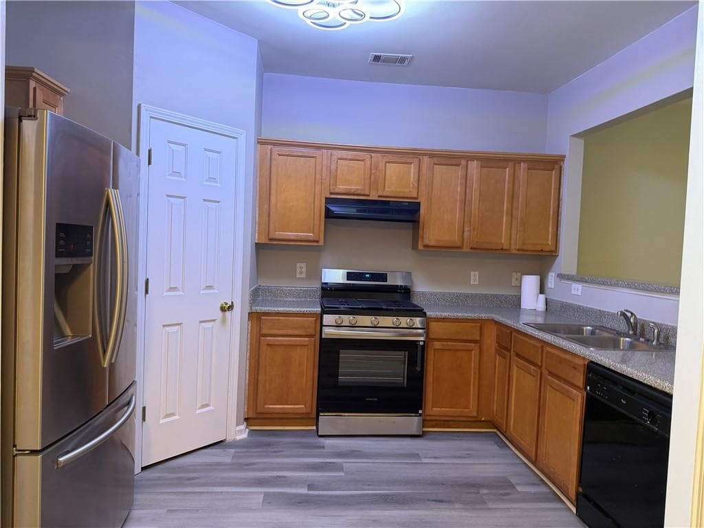 3 bedroom, 3 bathroom, 1,708 sq ft townhouse for sale at 1917 Dilcrest Drive, Duluth, GA 30096 — photo 4