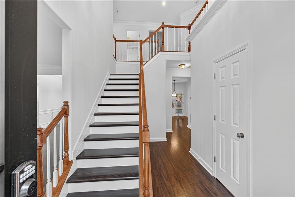 4 bedroom, 3 bathroom, 2,166 sq ft single family residence for sale at 800 Gates Lane, Johns Creek, GA 30022 — photo 3