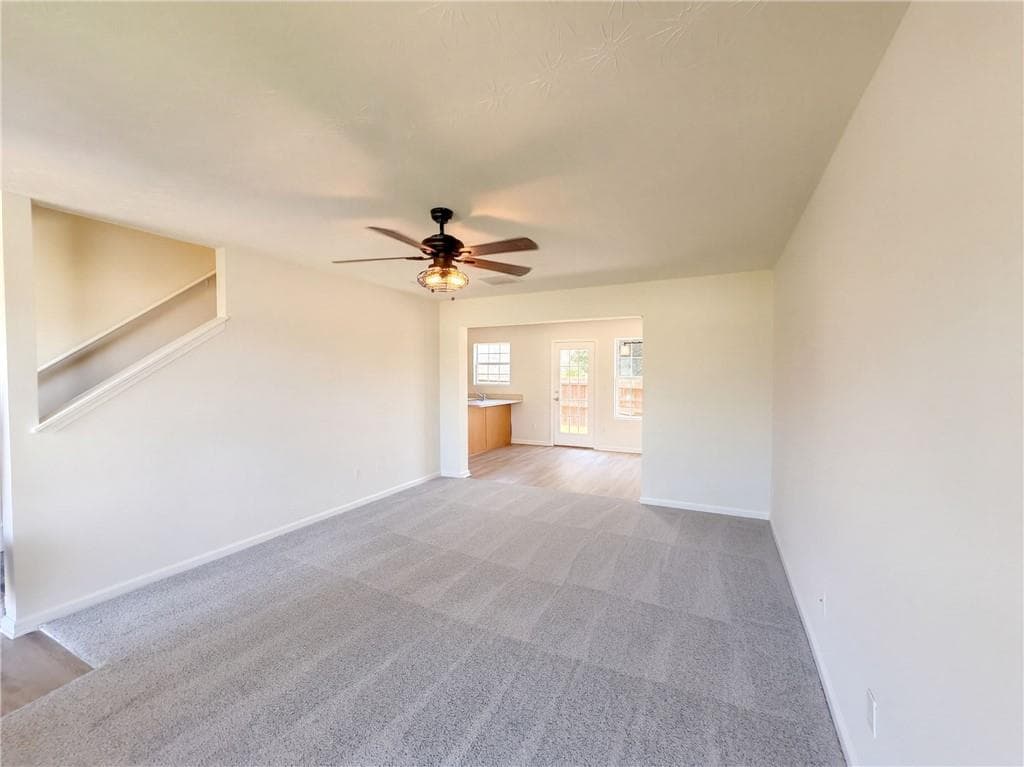 3 bedroom, 3 bathroom, 1,358 sq ft single family residence for sale at 807 Carlton Pointe Place, Palmetto, GA 30268 — photo 3