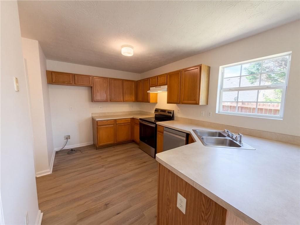 3 bedroom, 3 bathroom, 1,358 sq ft single family residence for sale at 807 Carlton Pointe Place, Palmetto, GA 30268 — photo 7